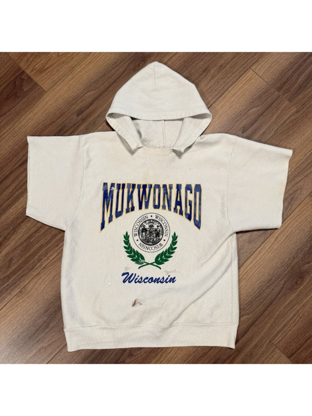 Vintage Mukwonago Wisconsin Hoodie 90s White Short Sleeve Sweatshirt TSI USA L